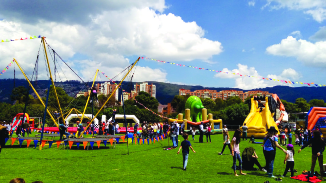 Apoyo en el área de recreación en el evento recreativos tipo bazar de Colegio Anglo Colombiano